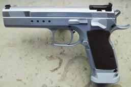 Browning GPDA in 8 mm, 100-140; verschiedene Makarov 4,5BB Duo-Ton, d 120,-; neu Walther LP 53, d 170,-, Kal. 4,5; S&W LP Mod. 796, Kal.