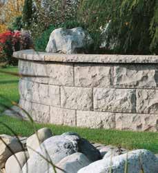 Für die Mauerkrone oder als Pfeileraufsatz steht ein passendes Sortiment an Mauer abdeckplatten zur Verfügung.