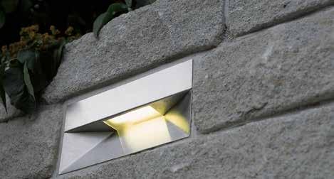 Die effektvolle, blendfreie Beleuchtung und der Wasserspeier werden einfach anstelle eines Mauersteins eingesetzt. 15 cm 30 cm 12.