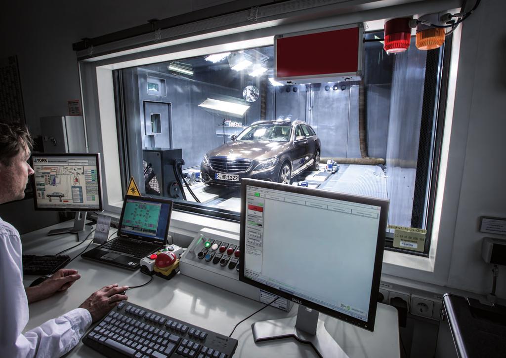Editorial Wie wichtig Allergie-optimierte Fahrzeug-Innenräume sind, hat Mercedes-Benz schon früh erkannt. Seit 992 werden die Innenraumemissionen gemessen.