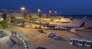 Am Flughafen Dresden wurden trotz der Schließwochenenden im Sommer zum zweiten Mal in Folge mehr als 1,8 Millionen Passagiere abgefertigt Bereits im ersten und dritten Quartal erzielte der Flughafen
