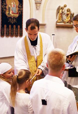 der täglichen Teilnahme an der Liturgie und einer Prozession zur Lourdesgrotte, blieb viel Zeit für