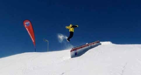 Ski Freestyle - Snowboard die Verwirklichung eines ganz individuellen Fahrstils auf eigens dafür entwickelten Skiern.