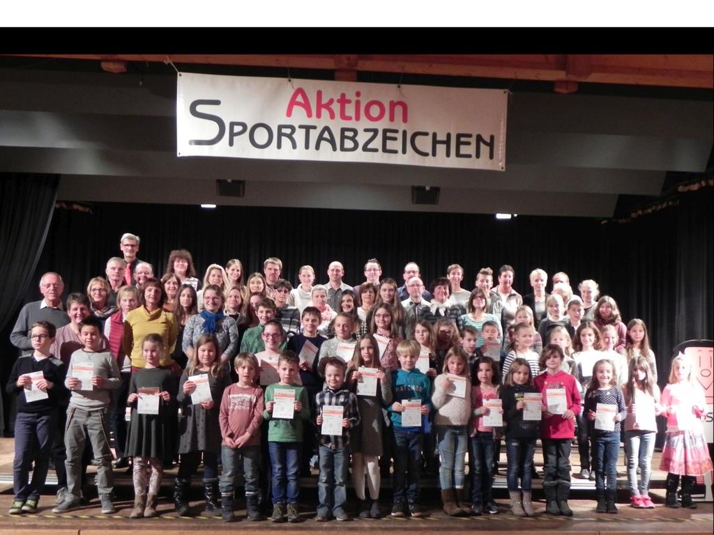 Deutsches Sportabzeichen Aktion 2016 Saisonauftakt zur Sportabzeichen Aktion 2016 war am 3. Juni auf dem Sportplatz in Ottersweier.