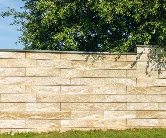 Mauern und Hangbefestigungen GRANBLOCK info verlegung Dank großformatiger Steine können Wandflächen mittels geeignetem Gerät schnell aufgebaut werden.