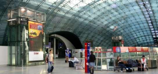 Frankfurt/M. Flughafen Fernbahnhof Big Banner Frequenzströme Standort-Nr. 489183, Fahrstuhlaufbau, Ebene 3 - Empfangshalle Gleis 4/5, Ost Format: 250 cm x 500 cm (B x H), 12,5 m² Preis (zzgl. MwSt.