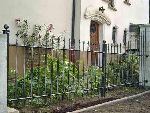 Fence- and gate rods Decorative tops Wide range of