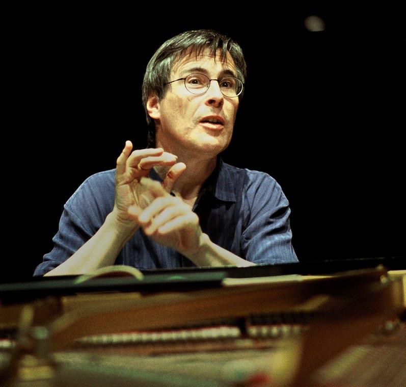 Christian Zacharias ist ein ebenso hervorragender Pianist wie Dirigent, weil er