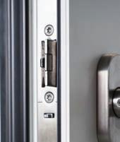 magnetischen Impuls am oberen und unteren Ende der Tür um 20 mm in die Schließleiste.