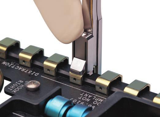 G. Verschluss für Verlängerungsschiene einbringen Instrumente 03.641.009 Verschluss-Impaktor mit Offset 388.