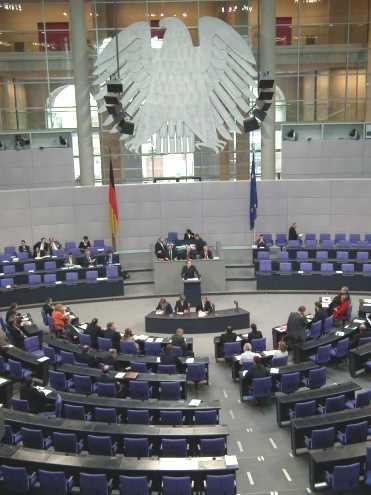 Neues aus dem Bundestag Situation nach dem Auslaufen des Finanzhilfeprogramms für Griechenland.