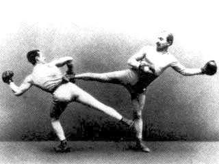 Es ist nicht erlaubt, auf den Gegner zu fallen, oder ihn zu Boden zu stoßen. Glíma wird auch heute noch in nationalen Spielen betrieben. Die Techniken sind judoähnlich.