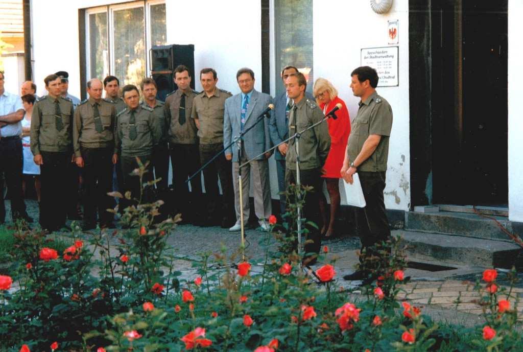 Abzug der sowjetischen Streitkräfte im Juni 1993 Von 1993 1998 waren keine Flugbewegungen mehr, man beschäftigte sich aber