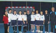 Dezember 2009 haben wir gegen die Frauen der deutschen KFOR-Truppe Fußball gespielt. Wir hatten Heimvorteil; denn das Spiel fand in unserer Sporthalle statt.