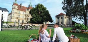 REGION: Güstrow Barlachstadt Güstrow ein Geschenk für die Sinne In einer der schönsten Städte im Herzen Mecklenburgs stehen Kultur und Natur in besonders liebevoller Verbindung: das Renaissance