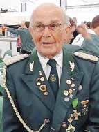 Nach dem Krieg begann Reinhard Striewisch seine Schützenkarriere als stellvertretender Sportleiter. Von 1954 bis 1980 erzielten die Pavenstädter Sportschützen unter seiner Leitung als 1.