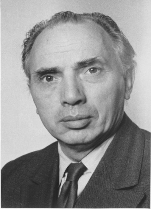 Prof. Johannes Georg Hans Siebert Direktor des Instituts für Lehrerbildung Dresden 1952 1953 Direktor des Pädagogischen Instituts Dresden 1953 1959 Professor mit Lehrauftrag für Geschichte und