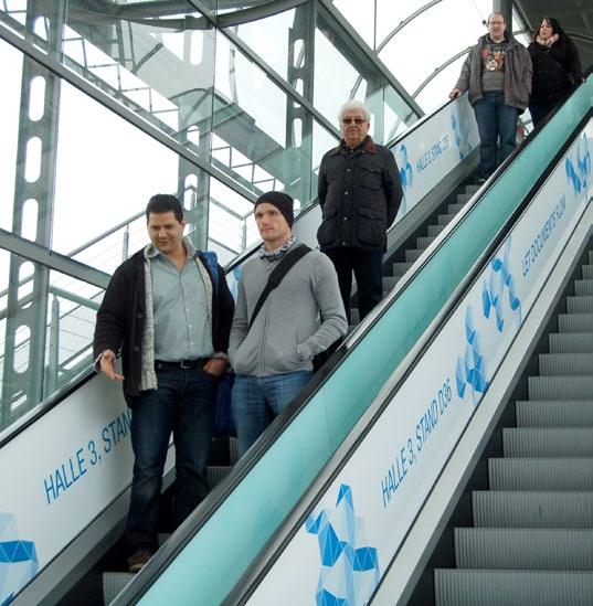 Skywalk-Werbung Rolltreppenwerbung Mit der beidseitigen Rolltreppenwerbung erreichen Sie die Besucher ganz gezielt an den Fahrtreppen des Skywalks WEST.