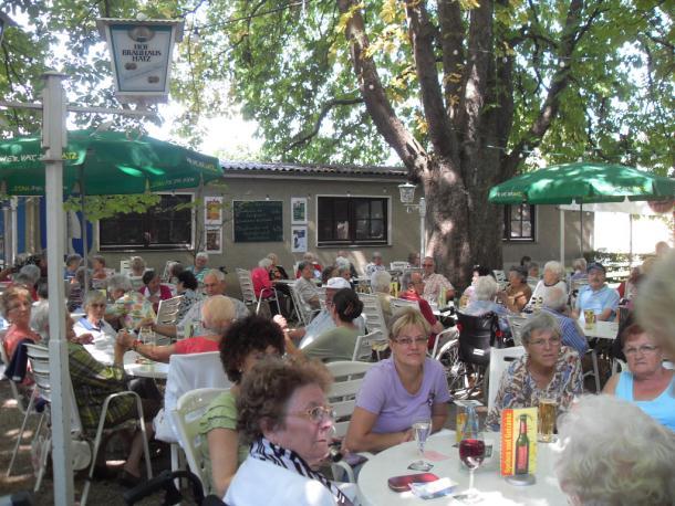 Seniorennachmittag der Gemeinde im Malscher Biergarten WANN: Mittwoch, den 2. August 2017 ab 14.