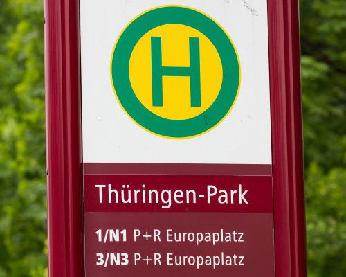 Thüringen-Park. Vom Hauptbahnhof Erfurt ist das Center mit der Straßenbahn direkt und ohne Umstiegen zu erreichen.