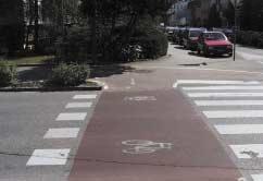 Eine Radfahrerüberfahrt ist gemäß 2 Abs 1 lit12a StVO ein auf beiden Seiten durch gleichmäßig unterbrochene Quermarkierungen gekennzeichneter, für die Überquerung der Fahrbahn durch Radfahrer