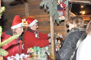 Weihnachtsmarkt in Droyßig Wir wünschen allen Droyßigern und unseren Mitgliedern und ihren Familien ein besinnliches Weihnachtsfest und ein guten Rutsch in das Jahr 2015 vor allem Gesundheit.