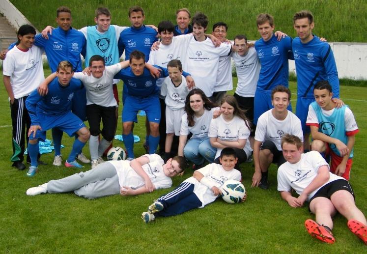 Ein gemeinsames Training mit den Starts vom 1. FC Saarbrücken erlebten die Fußball AG s der Schule Winterbachsroth und der Friedrich-Joachim-Stengel-Schule am 14. Mai.