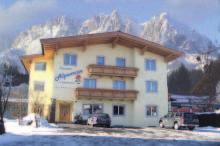 Auch die Skimetropole Kitzbühel liegt nur 6 km entfernt. Die Langlaufl oipe ist in unmittelbarer Nähe.
