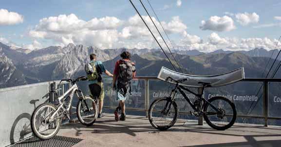 Bizarr und Bezaubernd Dolomiti Lagorai Bike Eine Super-Bike-Region Leicht fahrbare Wege und knackige Singletrails, dazu umwerfende, ständig wechselnde Bergpanoramen, Burgruinen und klare Seen: Voilà!