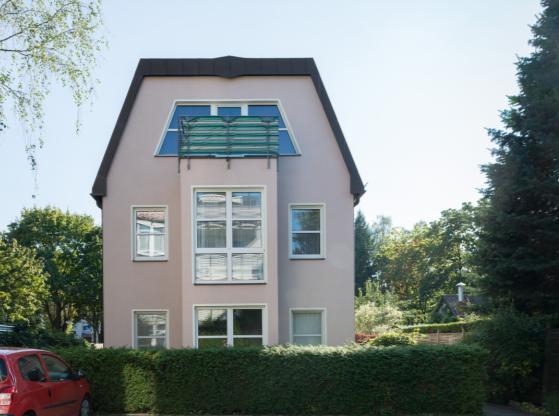 B.L.S - Bilingual Laps System Viviane Golan Real Estate Consulting Exposé Kauf Investment-Wohnung Berlin-Spandau März 2016 Provision: 4,20 % zuzüglich der gesetzlichen MwSt.