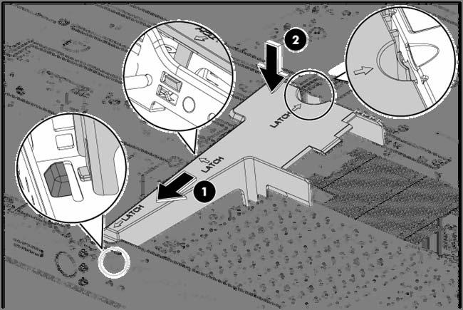 Sichern Sie die linke Verriegelung an der linken Halterung, die mittlere Verriegelung an der mittleren Halterung und die rechte Verriegelung an der PCIe x16-halterung am Einschub. 3.