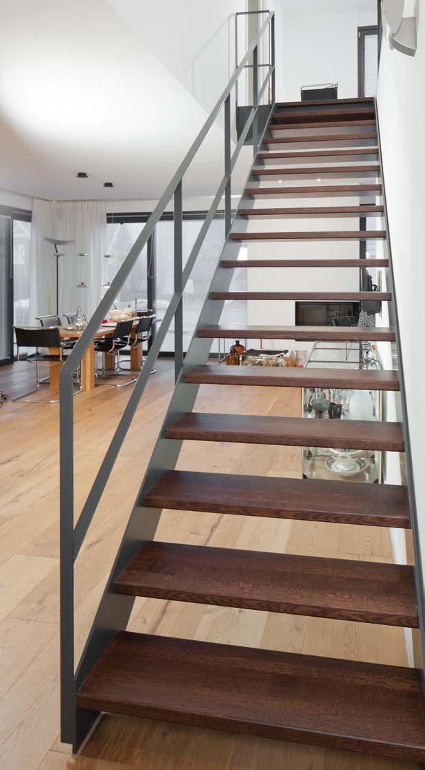 Modern Ein wahres Designerstück Stahltreppen sind in jedem Raum ein außergewöhnlicher Blickfang und allgemein beliebt, um Wohnhäuser wie große
