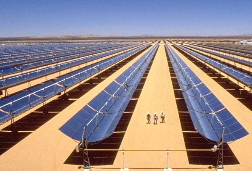 Solarthermische - Kraftwerke Technische Daten: Leistungsgrößen: 50 200 MW Brennstoffe: Sonne CO2-Emissionen: 0 g Wirkungsgrad: