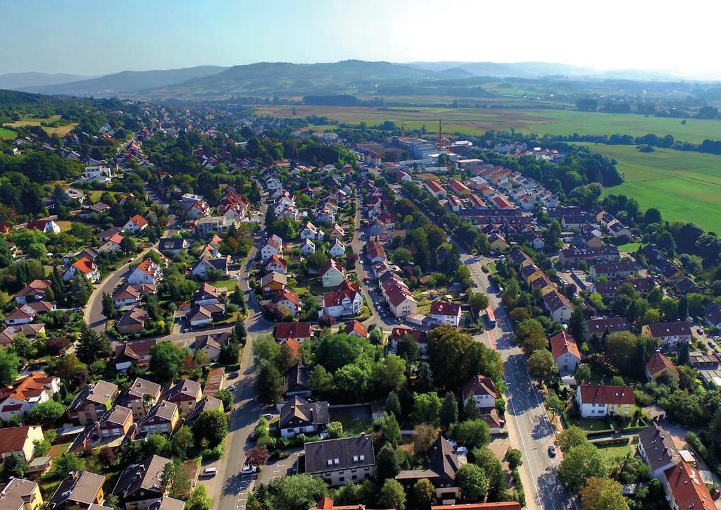 Blick über Forchheim im Hintergrund ist das Walberla, eines der fränkischen Wahrzeichen, zu sehen. Forchheim In der Königsstadt Forchheim trifft sehr gute Infrastruktur auf Naherholung.
