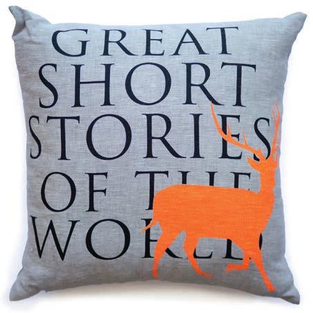 Grafischer Print mit Schweden-Elch von indie art & design, Great Short Stories Orange Elk Cushion (Foto: www.indie.com.
