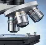 Der Vergrößerungsfaktor des Tubus ist 1.5x. Das Asbestmikroskop wird mit semiplan Objektiven mit unter anderem einem eingebauten Polarisationsfilter und einem semiplan BF Phasenobjektiv geliefert.