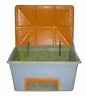 9 Winterartikel Streugutbehälter Behälter und Deckel aus glasfaserverstärktem Kunststoff, GFK (Behälter grau, Deckel orange RAL 2000) verstärkte Kanten im Bereich der Entnahmeöffnung