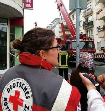 Das Rote Kreuz steht für freiwillige und uneigennützige -Einsatz beim Dachstuhlbrand in der Roßdörfer Straße (im Bild Diana Rössel) Bitte nennen Sie Zahlen und Fakten dazu.