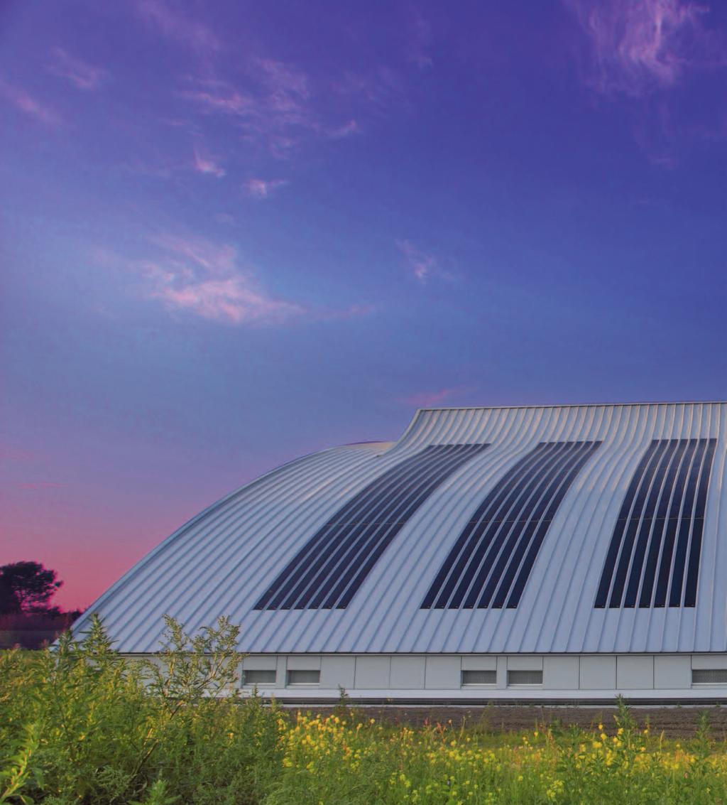 Kalzip Gebäudehüllen aus Aluminium Kalzip AluPlusSolar Ästhetische Solararchitektur Kalzip AluPlusSolar Profiltafeln ermöglichen eine dachintegrierte regenerative Energiegewinnung mittels