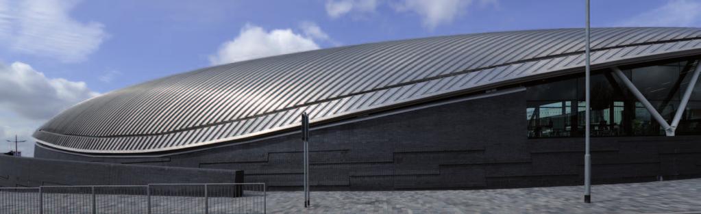 Produkte und Anwendungen Stoke Bus Station (UK), Architekt: Grimshaw LLP Aluminium funktional und langlebig Im Fokus der Kalzip Nachhaltigkeit steht das Aluminium selbst ein Werkstoff, der sich