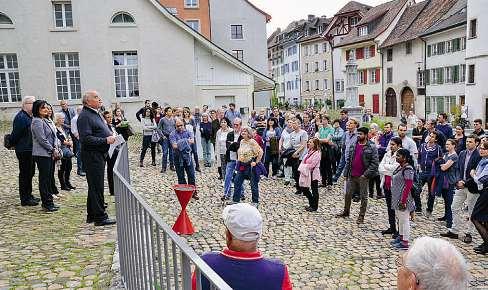 August 2017 insgesamt 798 Personen aus 60 Nationen nach Brugg zugezogen davon 447 Schweizer, 93 deutschsprachigeausländer (Deutschland undösterreich) und 258 fremdsprachige Ausländer.