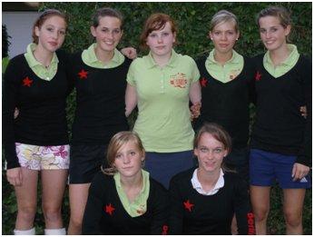 Berlin, Berlin wir kommen! Sechs Mädchen des KHC haben sich mit ihrer Schulmannschaft für das Finale "Jugend trainiert für Olympia" im Bereich Schulhockey qualifiziert.