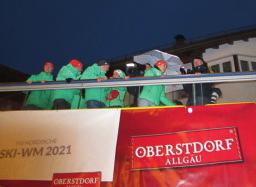 Seit 45 Jahren Oberstdorfer Gastlichkeit Die Fahrt ging mit dem Doppeldeckerbus durch Oberstdorf ist er mit seinen 24 Jahren bereits der erfolgreichste Nordische Kombinierer der WM-Geschichte.