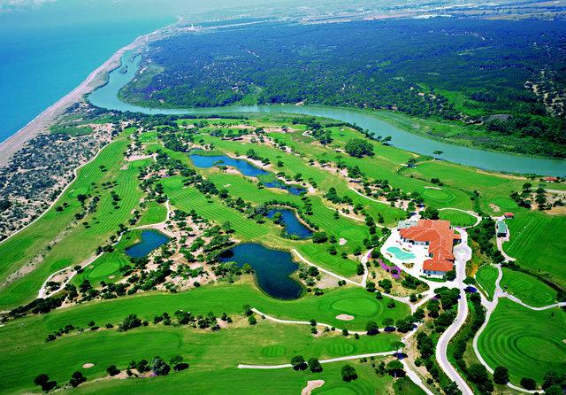 TAT Golf Club Der Tat Golf Course befindet sich direkt am Meer und ist mitten in einer natürlichen Dünenlandschaft gelegen.