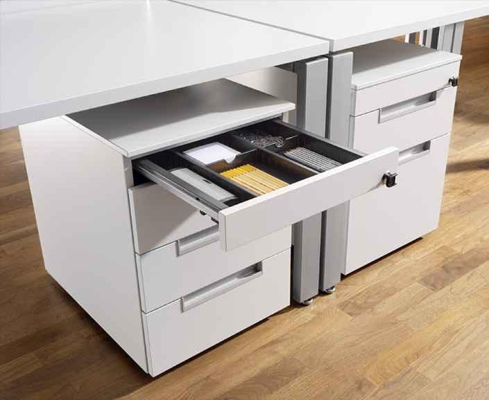 With an installed counterweight the drawers can be used safely and comfortably.