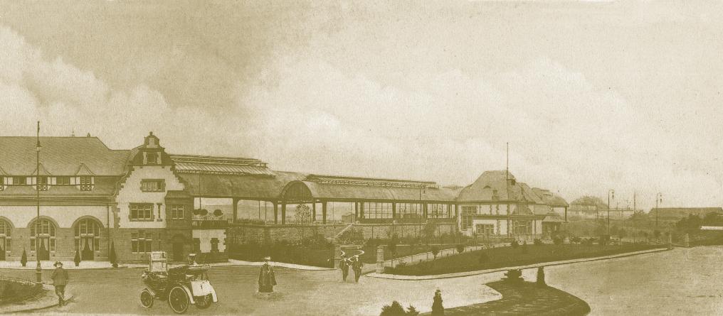 s t a D T g e s p r ä c h Foto: Stadtarchiv Edmund Heusinger von Waldegg geschritten werden. Am 26. Oktober 1907 wurde der neue Bahnhof in Betrieb genommen. Ohne großen Bahnhof.