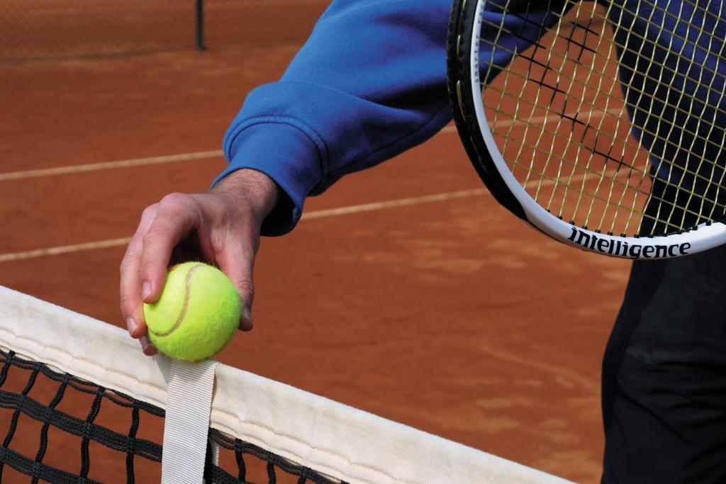 Tennis spielend lernen Von der ersten Stunde an müssen die Spieler im Training aktiv sein Freude an der Bewegung finden