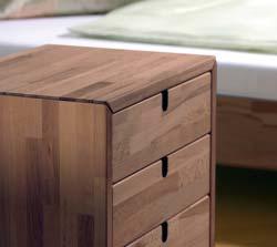 Das Woodline-Concept ist ebenso langlebig wie das Holz, aus dem es gemacht ist und bietet Schlafkomfort auf hohem Niveau, modern, zeitlos, wertbeständig. Die Betten sind in sieben erhältlich.