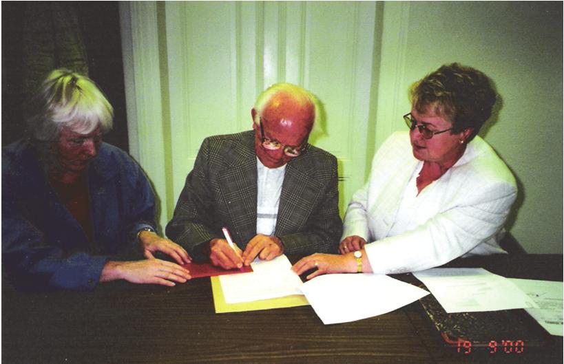 2000 Aufgrund eines Berichtes in der Zeitung ist der ehemalige Obermeister der Innung Hans Rudolph auf die Innung aufmerksam geworden.