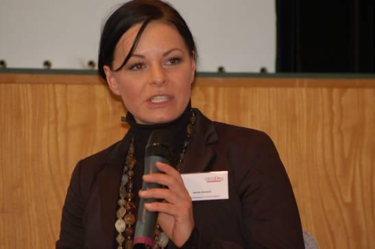 Jasmin Axmann, Siemens Enterprise Communications GmbH & Co KG, München Geboren 1979.